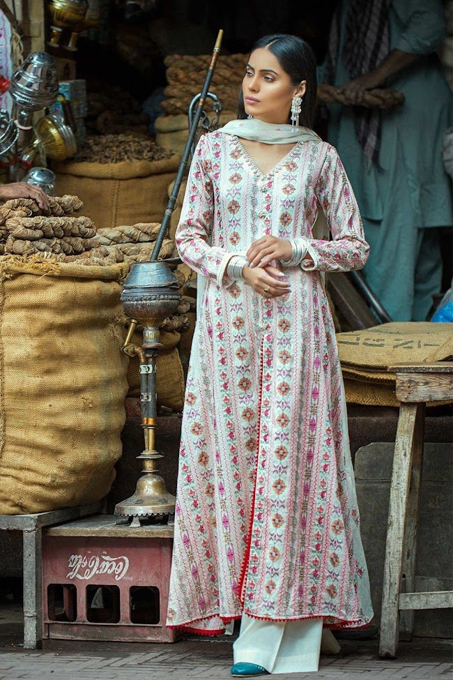 White Color crinkle pc 3 Taana Baana Eid collection