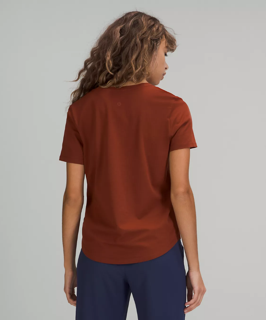 Lululemon V-neck t-shirt backside Red Color